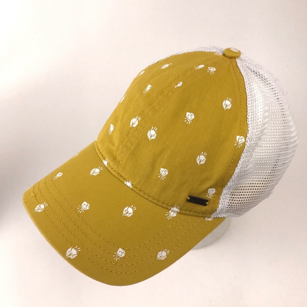O'Neill yellow and white flower pattern trucker hat.